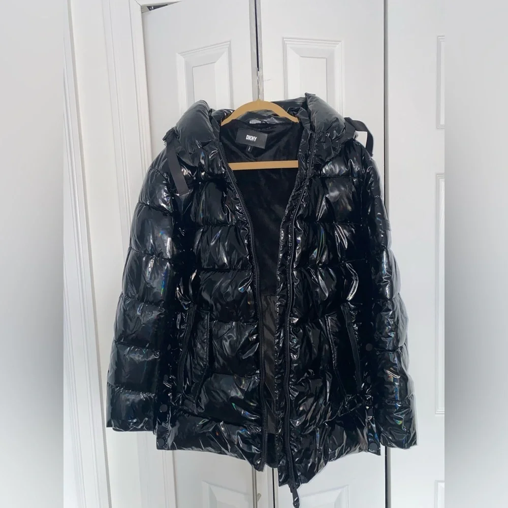 $320 DKNY Women's Water Resistant Patent Leather Glossy Puffer Jacket Black L